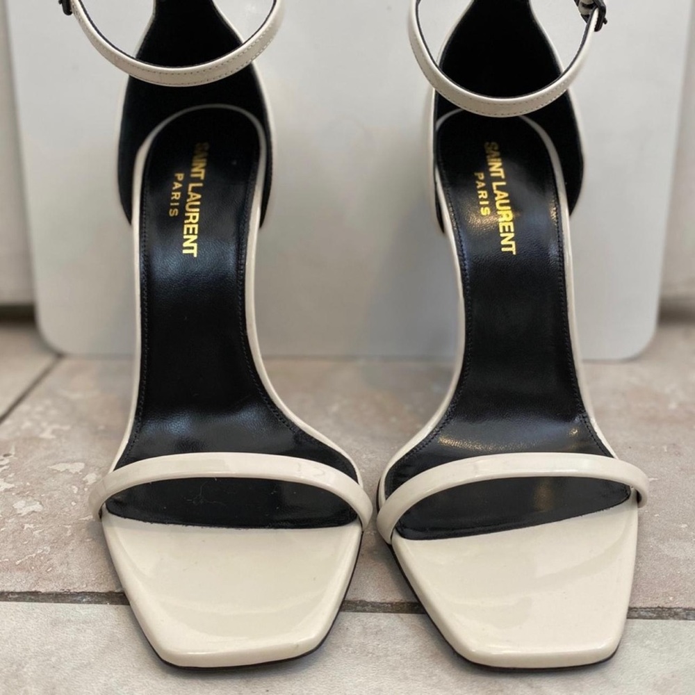 Pre-owned YSL Opium Sandals for Sale!
- Very good condition, minor wear - Picture 2 of 6
